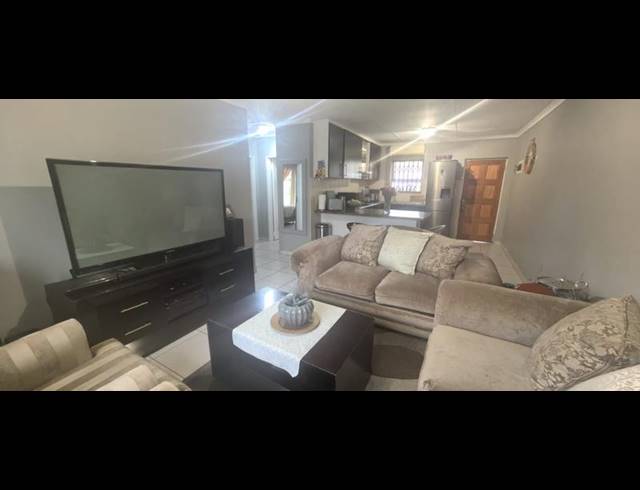 2 BEDROOM TOWNHOUSE FOR SALE IN PRINCESS AH